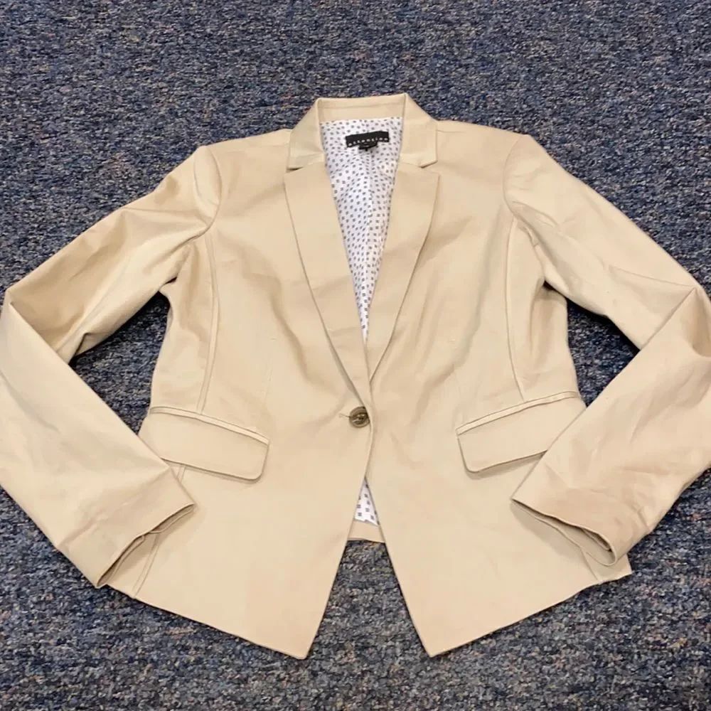 Attention Tan Blazer sz. 10